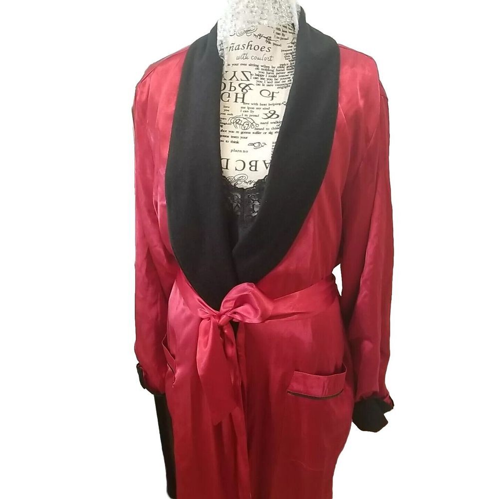 Tuxedo Style Lapel Red/Black Vintage Belted  Robe/ & Gown.  L/XL Robe. Gown‎ XXL